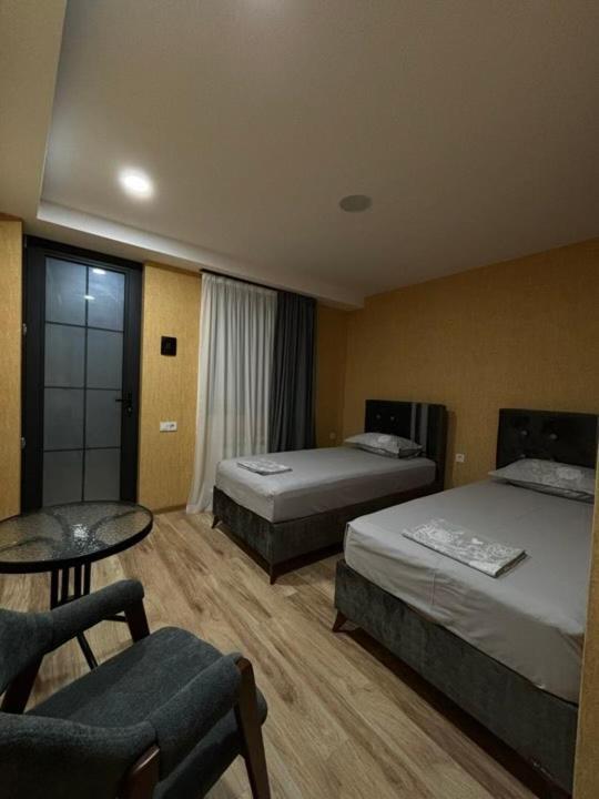 Khorgo Hotel Gori Buitenkant foto