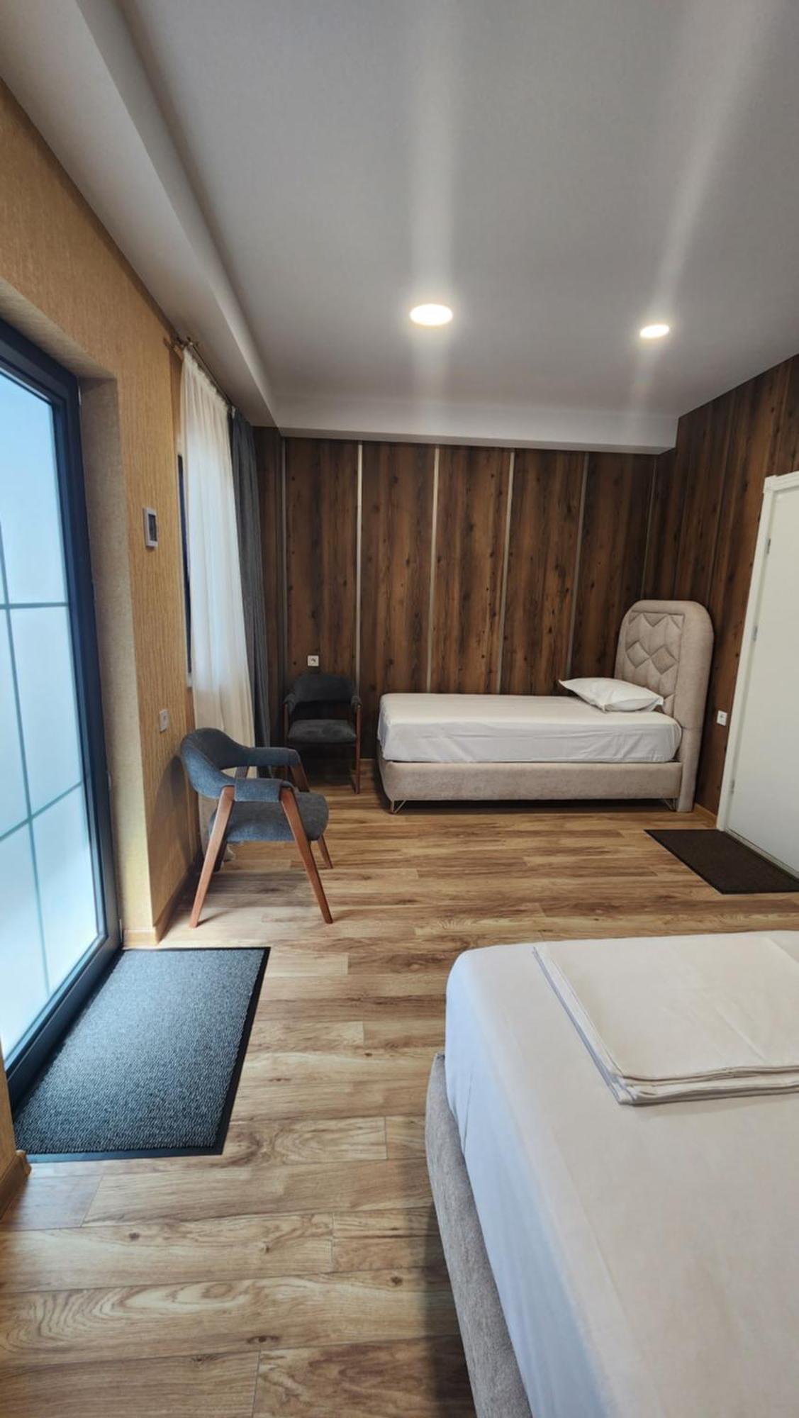Khorgo Hotel Gori Buitenkant foto