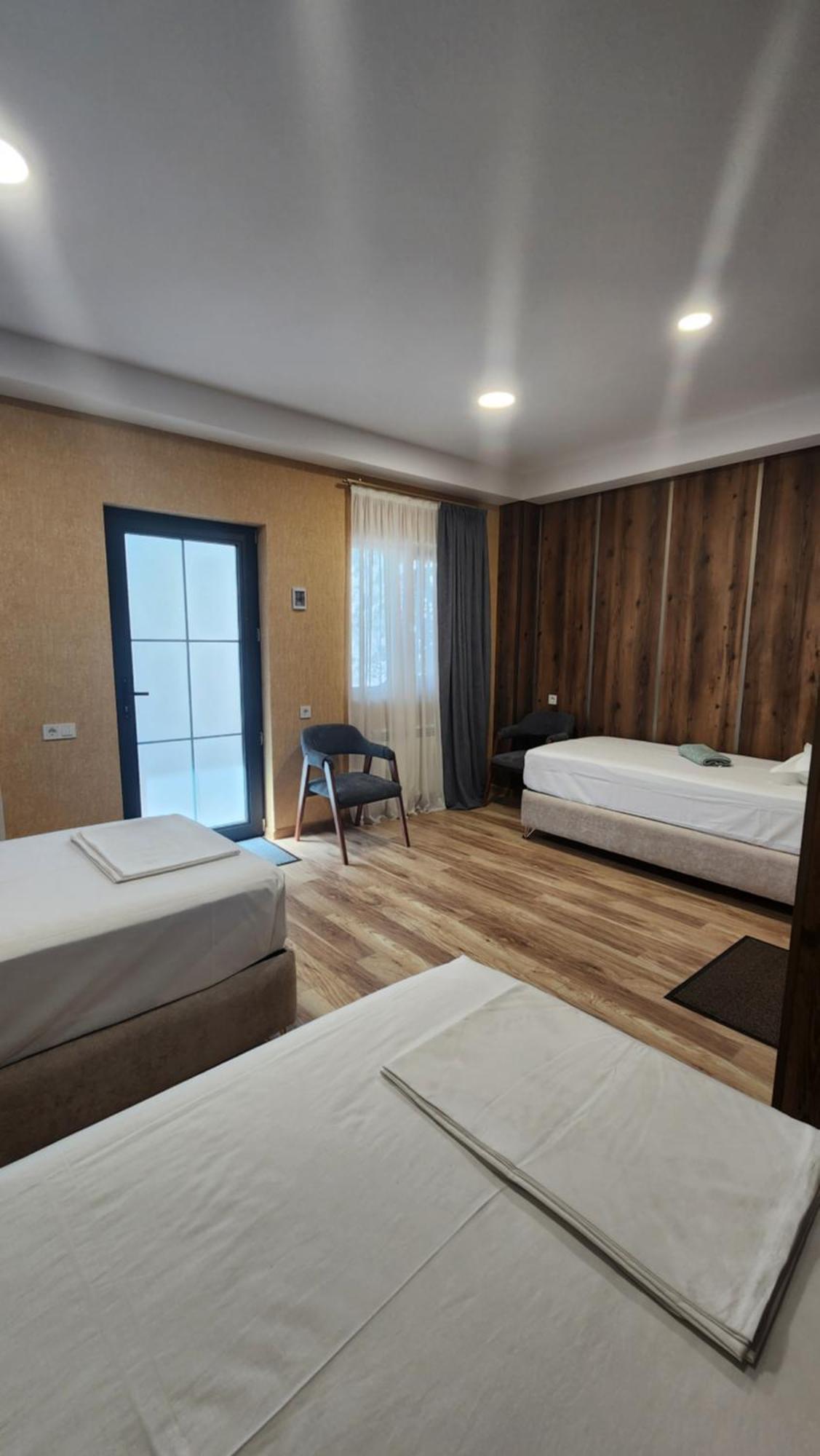 Khorgo Hotel Gori Buitenkant foto