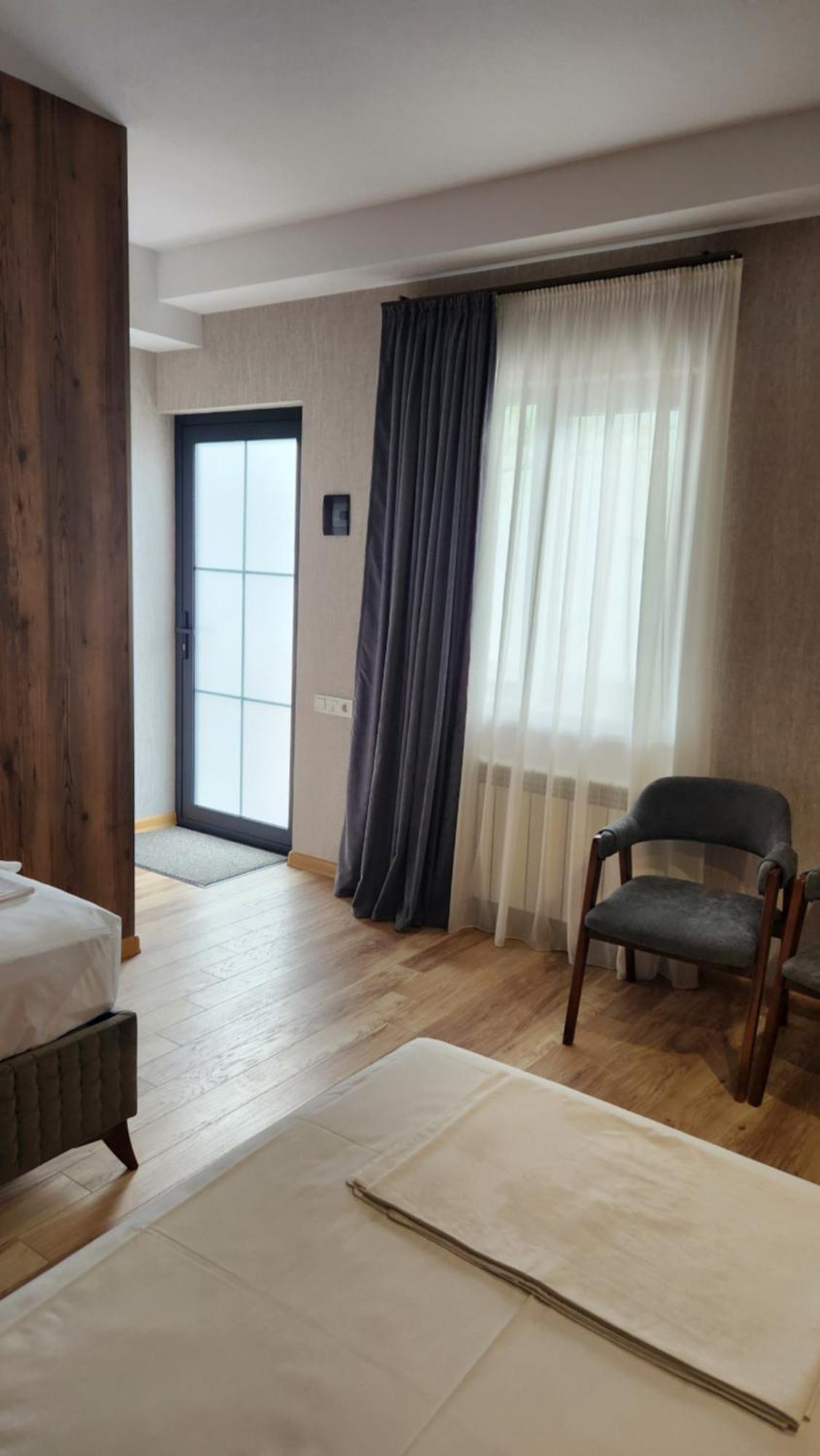 Khorgo Hotel Gori Buitenkant foto