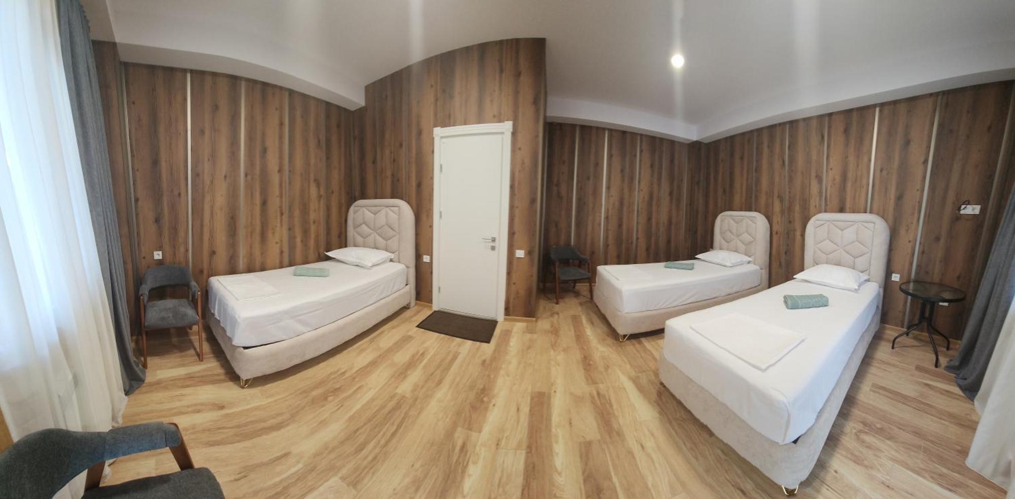 Khorgo Hotel Gori Buitenkant foto