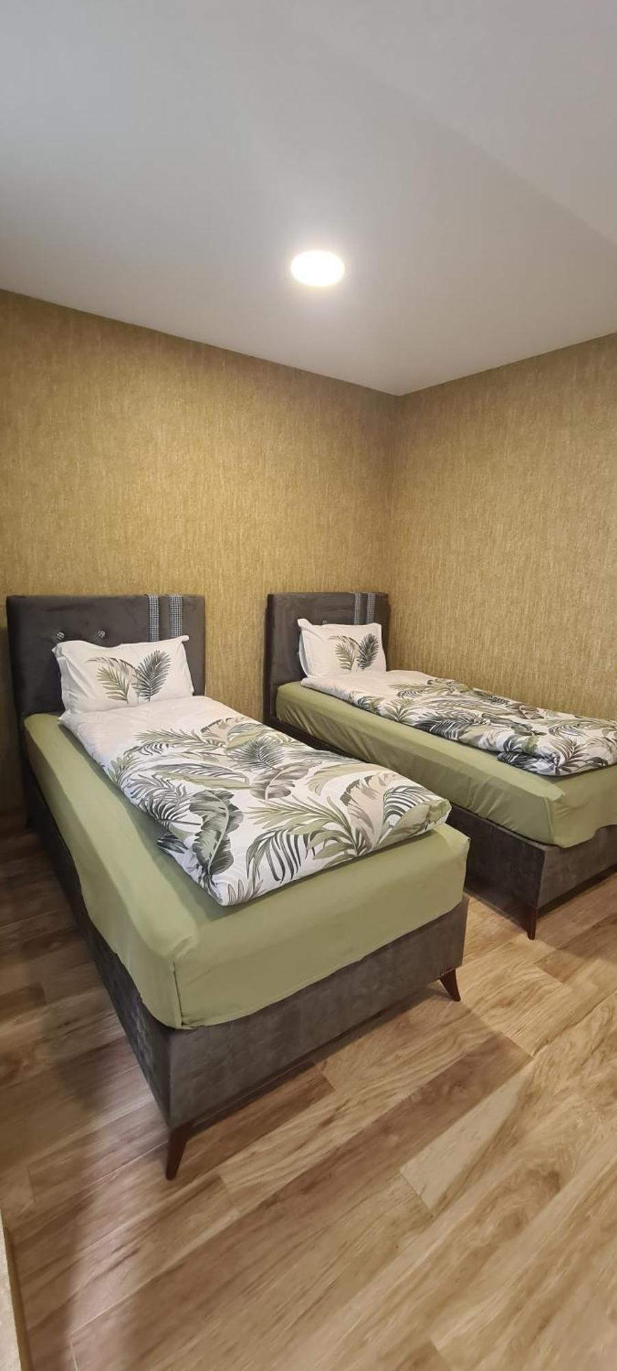Khorgo Hotel Gori Buitenkant foto