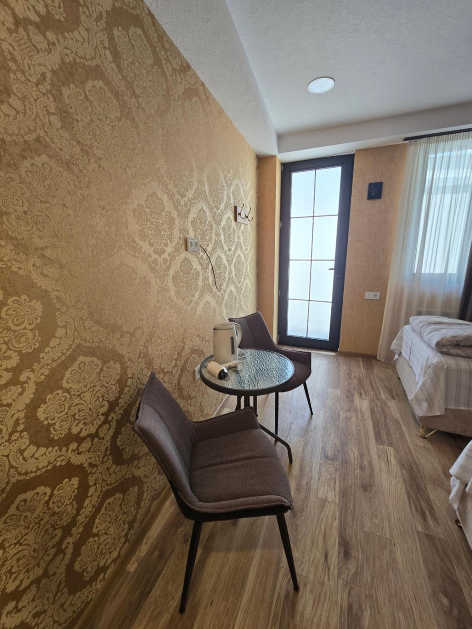Khorgo Hotel Gori Buitenkant foto