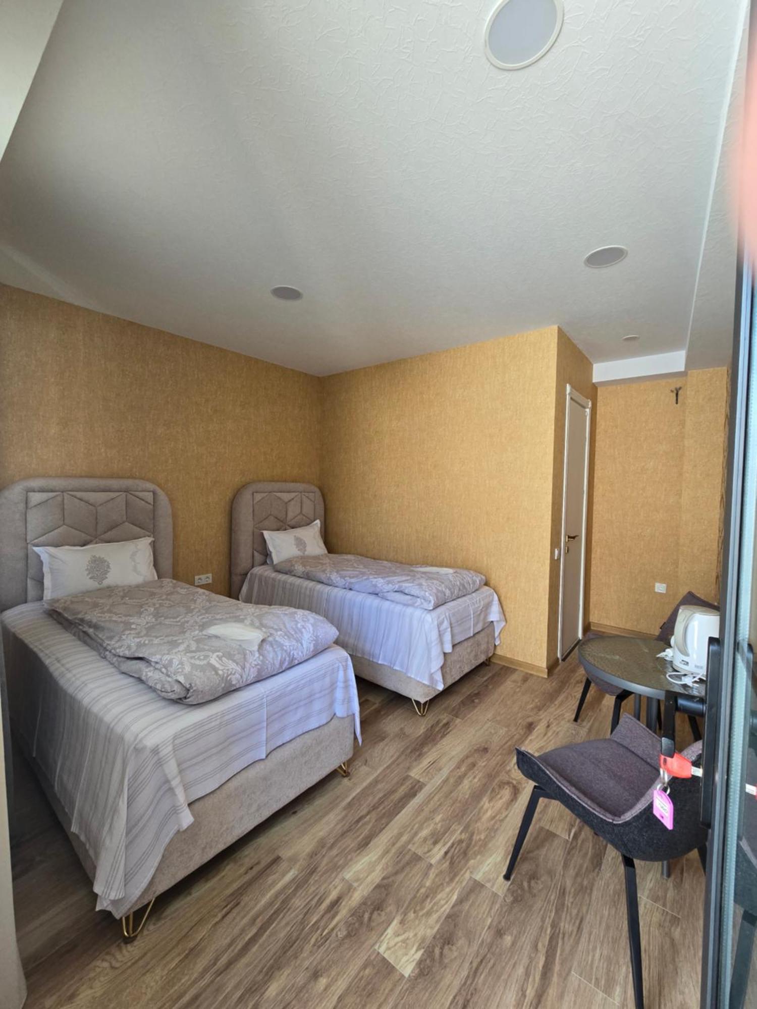 Khorgo Hotel Gori Buitenkant foto